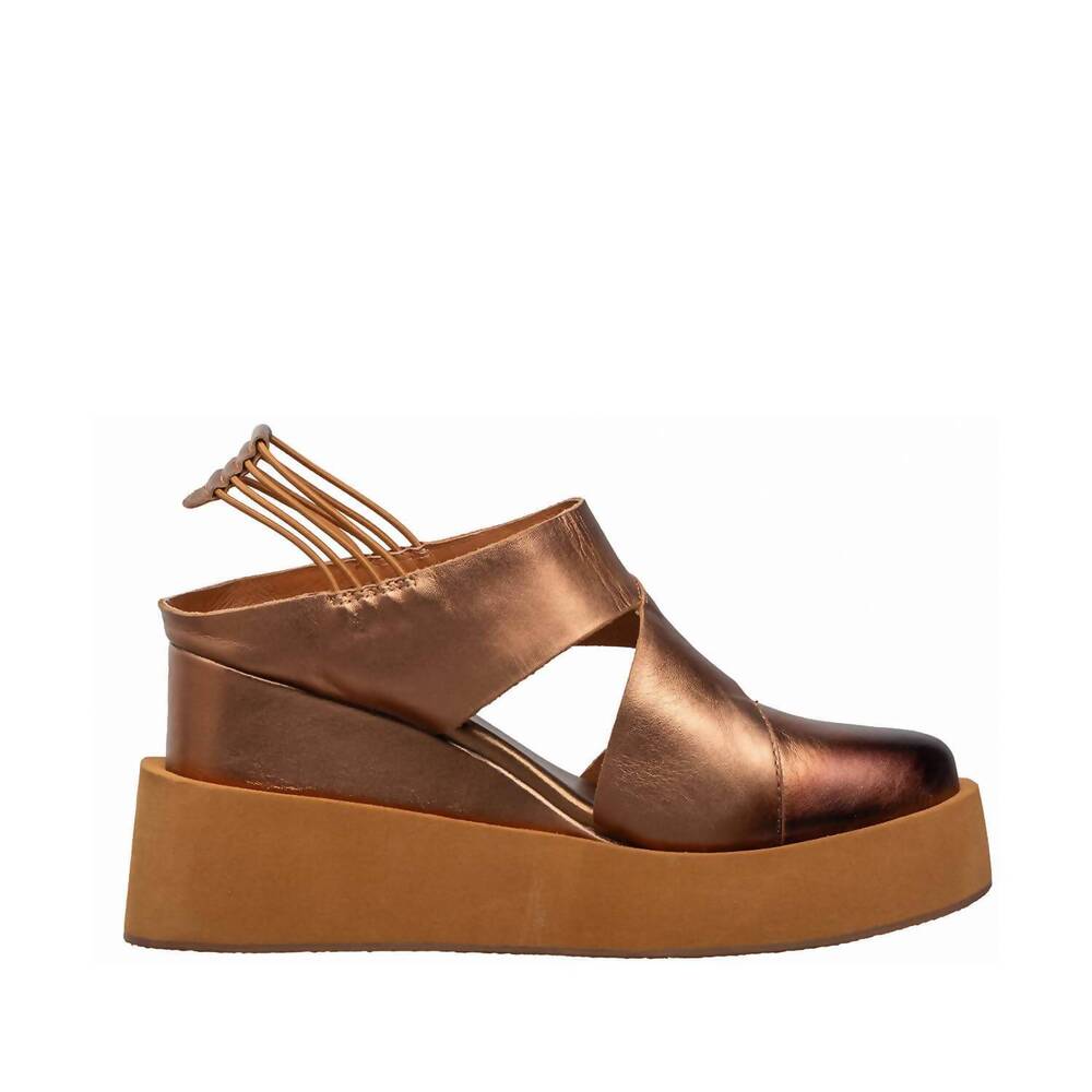 NEW ANTELOPE women's uma sandal in gold